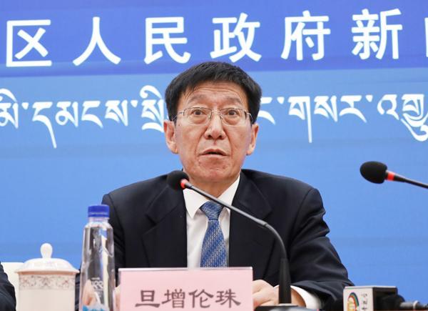 新聞發(fā)言人：區(qū)政府副秘書長(zhǎng),、政府新聞發(fā)言人 旦增倫珠1.jpg
